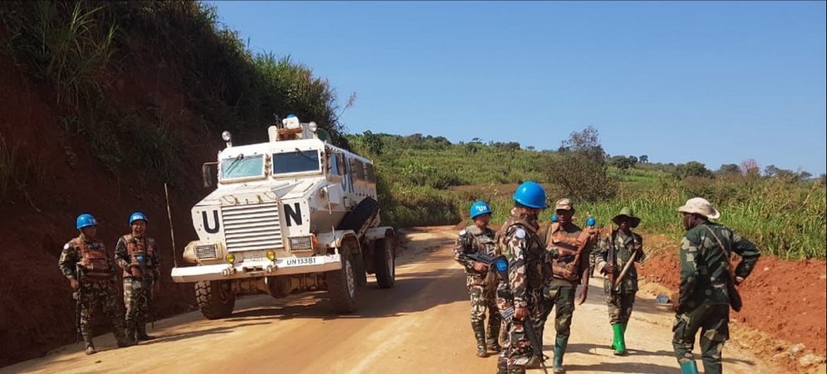 لا يزال حفظة السلام التابعون لبعثة مونوسكو يقظين إزاء التهديد الذي تشكله ميليشيا كوديكو في مقاطعة إيتوري. وفي 21 حزيران/يونيه، جاء حفظة السلام النيباليون لمساعدة الجيش الكونغولي.